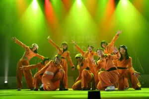 中野のキッズダンス教室の発表会で踊る子供たち ダンススタジオ 中野エリア